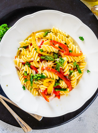 LEMONY RED PEPPER AND ASPARAGUS PASTA SALAD 